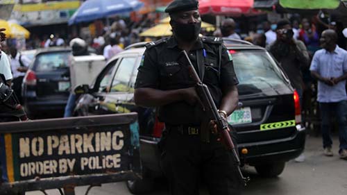 В Нигерии Loreal вооруженные бандиты похитили около 300 проституток